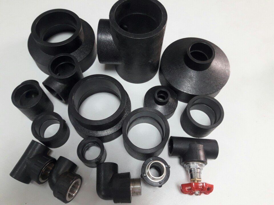 Một số loại phụ kiện ống nhựa HDPE Đệ Nhất đầy đủ loại và kích thước.